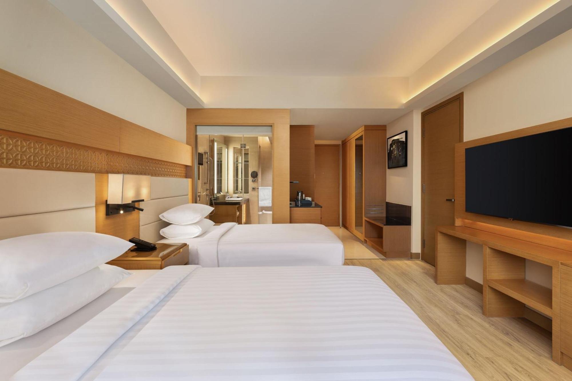 Courtyard By Marriott Shillong Hotel Екстериор снимка