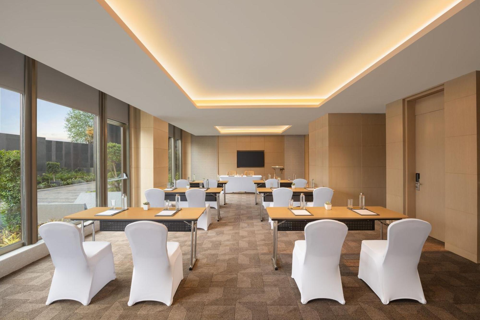 Courtyard By Marriott Shillong Hotel Екстериор снимка